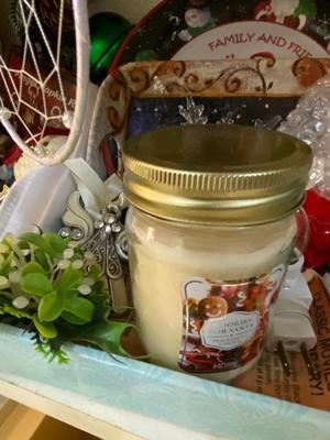 Assorted Christmas Decorations and Accessories | Lot Ten