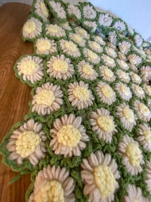 Vintage Daisy Crocheted Afghan