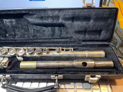 Vintage Gemeinhardt Model 2NP Nickel-Plated Flute w/Original Case in Very Good Preowned Condition,