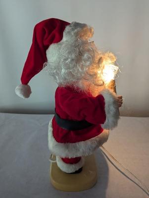 Animated Santa With Light Candle
