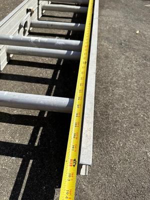 32FT Extension Ladder. (See description)