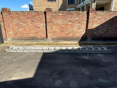 32FT Extension Ladder. (See description)