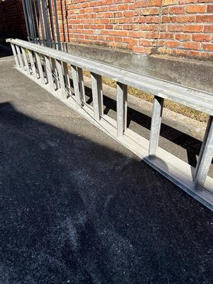 32FT Extension Ladder. (See description)