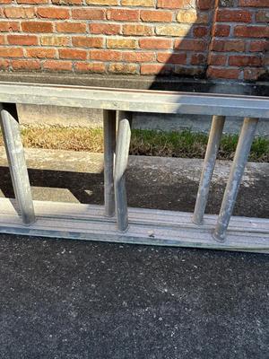 32FT Extension Ladder. (See description)