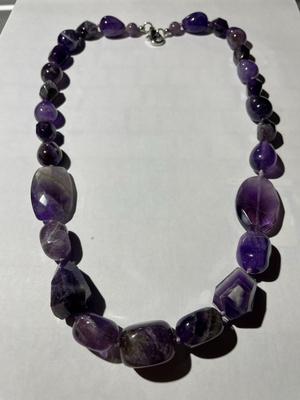 Vintage 22" Chunky Bead Amethyst Quartz Fashion Necklace in VG Preowned Condition as Pictured.
