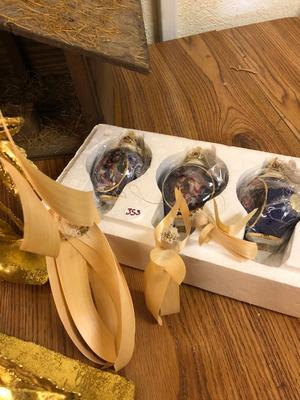 Christmas Decor | LOT FOUR