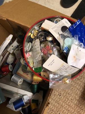 Vintage Sewing Accessories | LOT FOUR