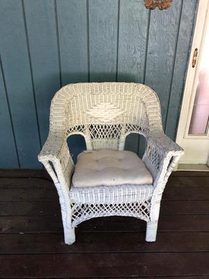 Vintage White Wicker Chair
