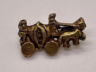 Vintage gold tone metal Pin w/Horse and Buggy scene