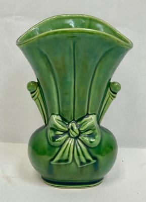 Green Pottery Vase 1930's / 1940's Vintage Shawnee USA # 819