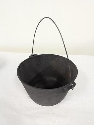 Cast Iron #7 Bean Pot Kettle With Handle