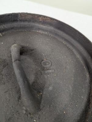 No. 10 Three Legged Cast Iron Skillet With Lid