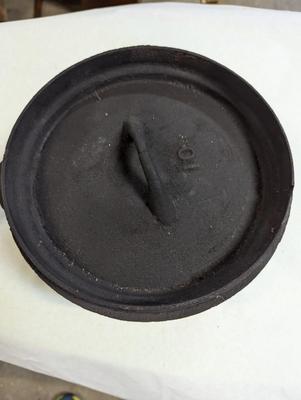 No. 10 Three Legged Cast Iron Skillet With Lid