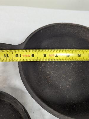 No. 10 Three Legged Cast Iron Skillet With Lid