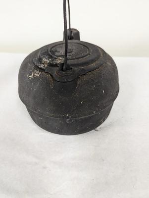 Cast Iron Kettle With Swivel Lid