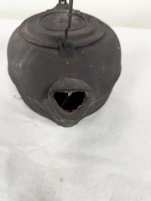 Cast Iron Kettle With Swivel Lid