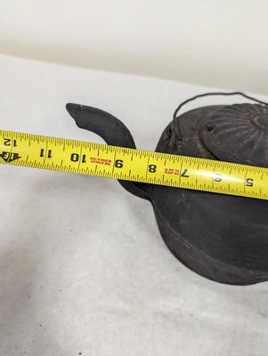 Cast Iron Kettle With Swivel Lid