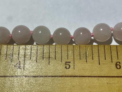 Vintage 27" Rose Quartz Bead Necklace w/Large Carved Rose Quartz Flower Pendant in VG Preowned Condition as Pictured.