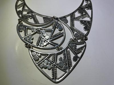 Vintage Preowned Chico's White Metal Adjustable Cleopatra Style Fashion Necklace in VG Preowned Condition as Pictured.