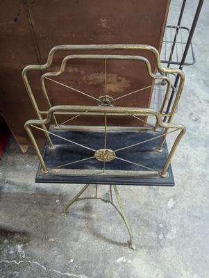 Vintage MCM Glo-Mar Artworks, Inc, NY Tripod Stand Swivel Magazine Rack