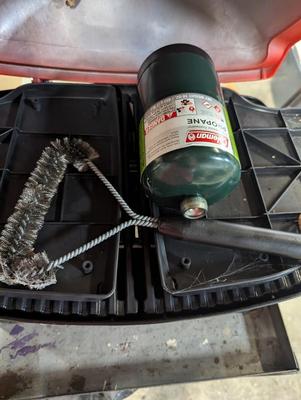 Weber Table Top Grill With Cover