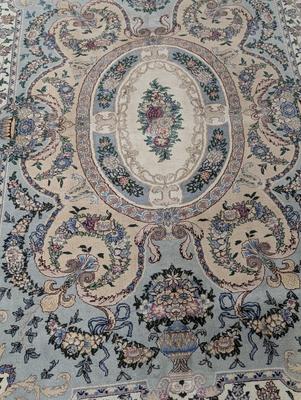 Area Rug Approx 81" x 56"