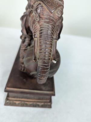 Monkey & Elephant Motif Table Lamp