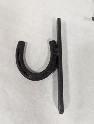 Metal Horse Decor & Horse Shoes