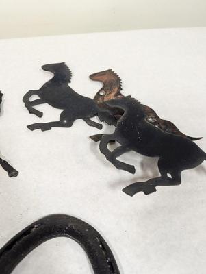 Metal Horse Decor & Horse Shoes
