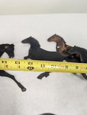 Metal Horse Decor & Horse Shoes