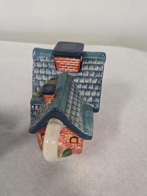 1 Musical Teapot & House Teapot