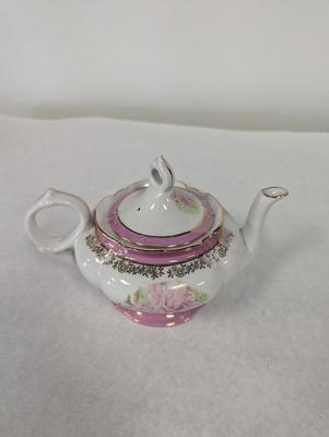 1 Musical Teapot & House Teapot