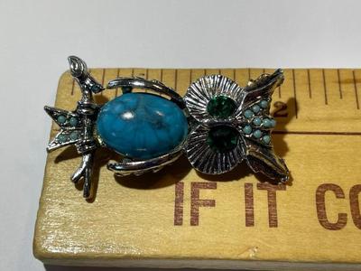Vintage Faux Turquoise & Rhinestone Owl Fashion Pin in Good Preowned Condition.