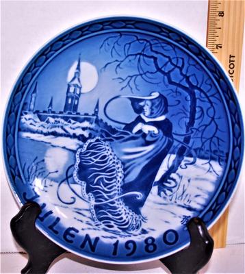 "The Snow Queen in the Tivoli" by Artist Frode Bahnsen - Includes: CERTIFICATE OF AUTHENTICITY, Plate #1670, 7" Diameter,...