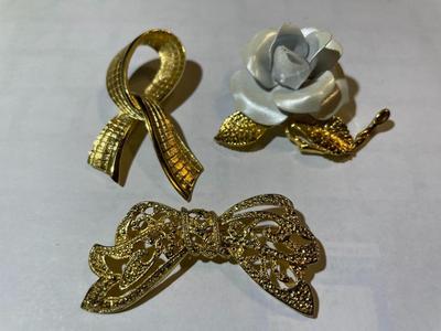 3-Vintage Mid-Century Modern Fashion Pin/Brooches in VG Preowned Condition as Pictured.