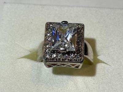 Vintage Sterling Silver Fashion CZ Ring Size-7 8.5 Grams TW in Good Preowned Condition as Pictured.