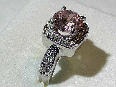 Vintage Mid-Century Modern Pink CZ Fashion Silver-toned Ring Size-7 in Very Good Preowned Condition as Pictured.