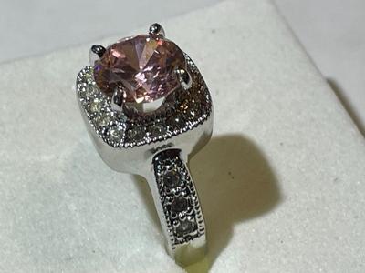 Vintage Mid-Century Modern Pink CZ Fashion Silver-toned Ring Size-7 in Very Good Preowned Condition as Pictured.