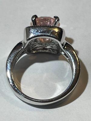 Vintage Mid-Century Modern Pink CZ Fashion Silver-toned Ring Size-7 in Very Good Preowned Condition as Pictured.
