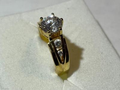 Vintage Gold-tone Fashion Engagement CZ Ring Size-8 in Good Preowned Condition. (Carat Sized Center CZ).