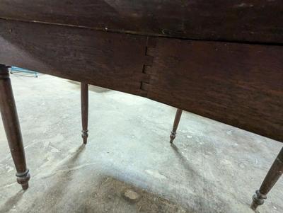 Vintage Drop Leaf Gate-leg Table