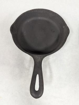 Cast Iron Small Fry Pan & Skillet