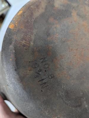 Antique No. 8 Cast Iron Bean Pot
