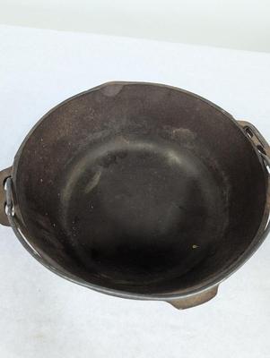 Antique No. 8 Cast Iron Bean Pot