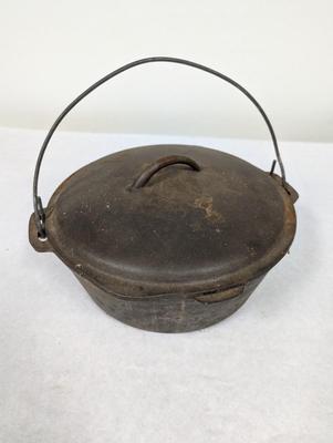 Antique No. 8 Cast Iron Bean Pot