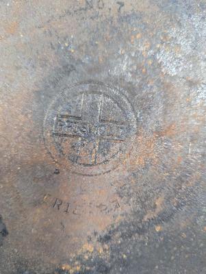 No. 7 Griswold Cast Iron Pan