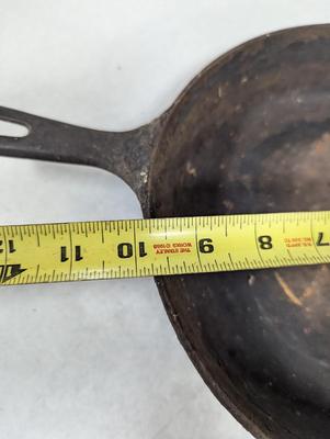 No. 7 Griswold Cast Iron Pan