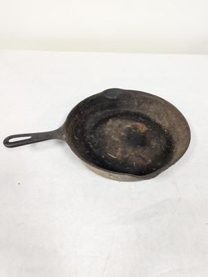 No. 7 Griswold Cast Iron Pan