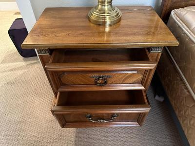 QUEEN SIZE BED WITH HEADBOARD AND FRAME, NIGHT STAND W/LAMP