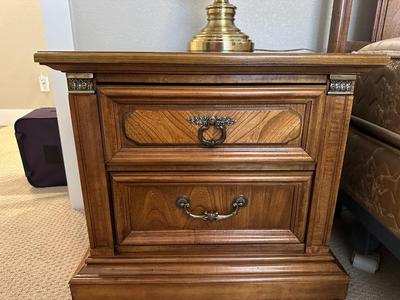 QUEEN SIZE BED WITH HEADBOARD AND FRAME, NIGHT STAND W/LAMP